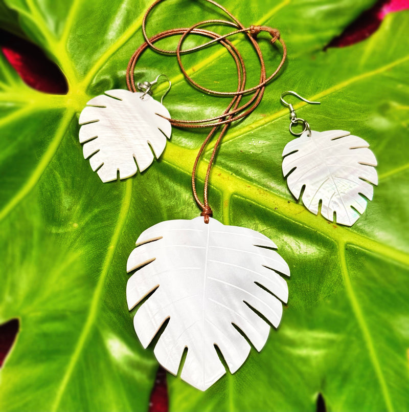 Hawaiian Store Mother of Pearl Adjustable Monstera Necklace and Earring Set